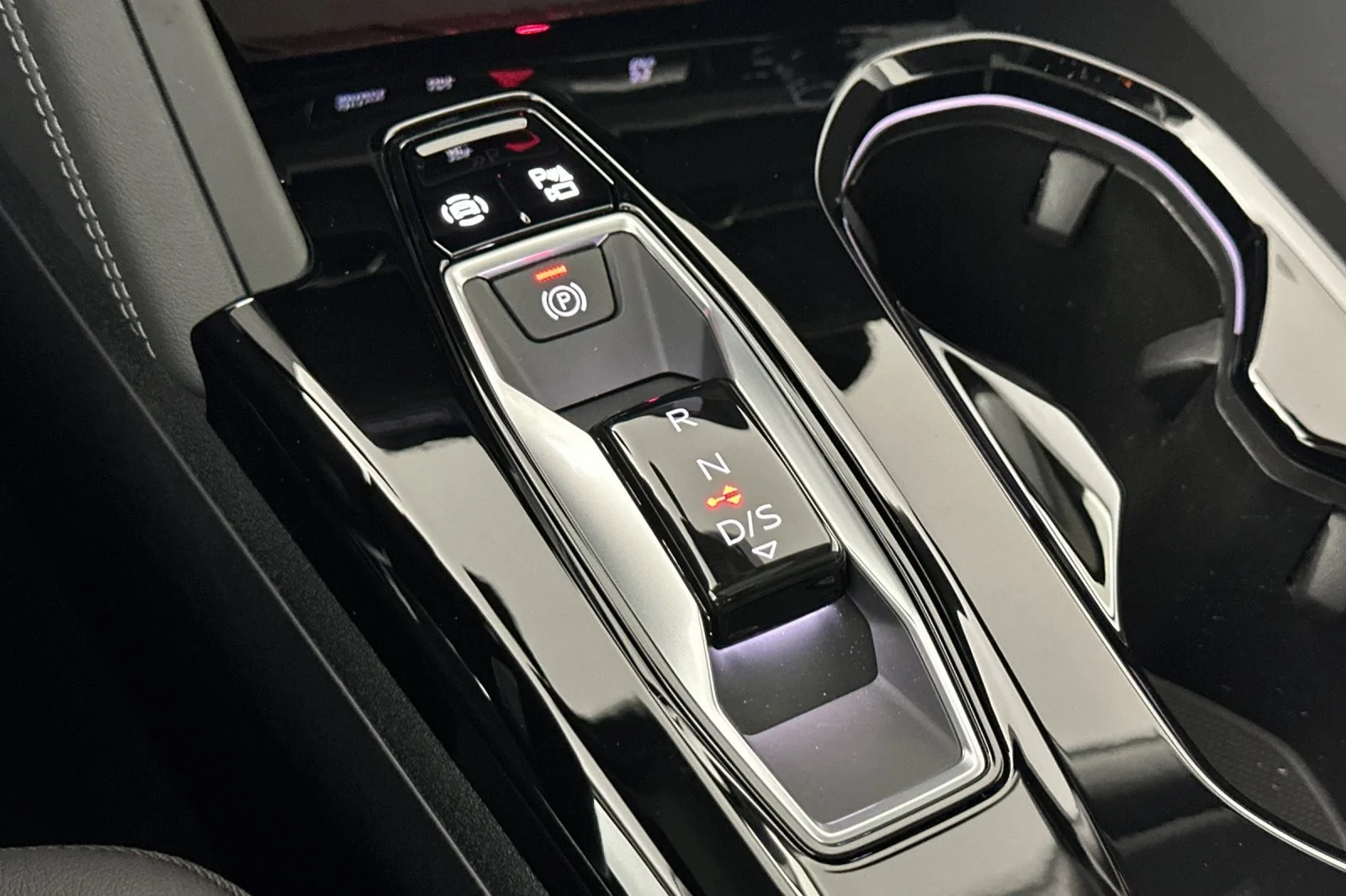 New 2026 Glacier White Metallic Audi Premium 2.0 TFSI quattro image 21