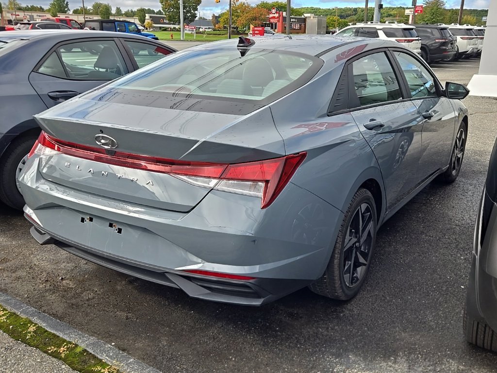 Used 2023 Gray Hyundai SEL image 8