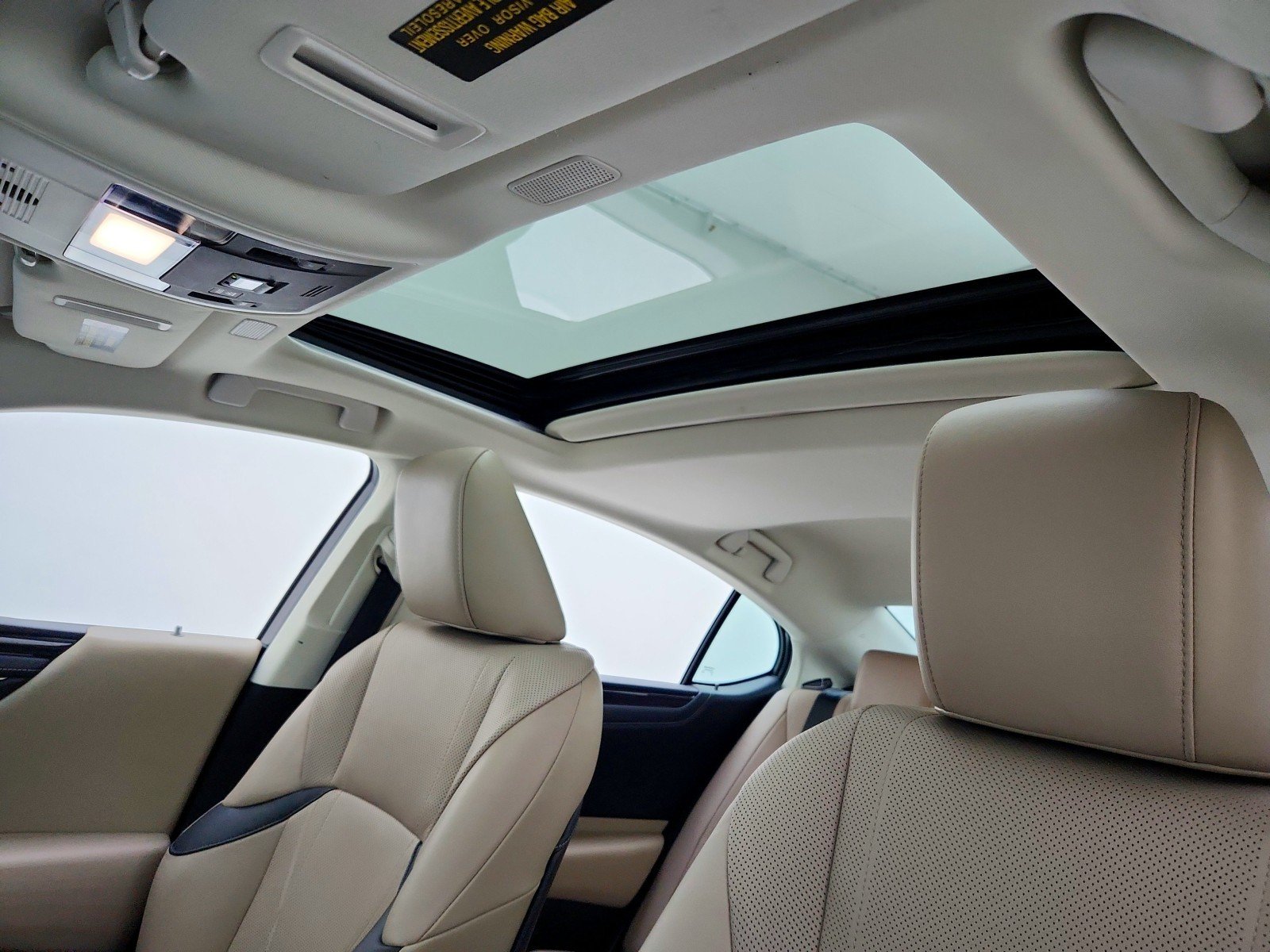 Used 2019 MOONBEAM BEIGE Lexus ES 300h Luxury image 18