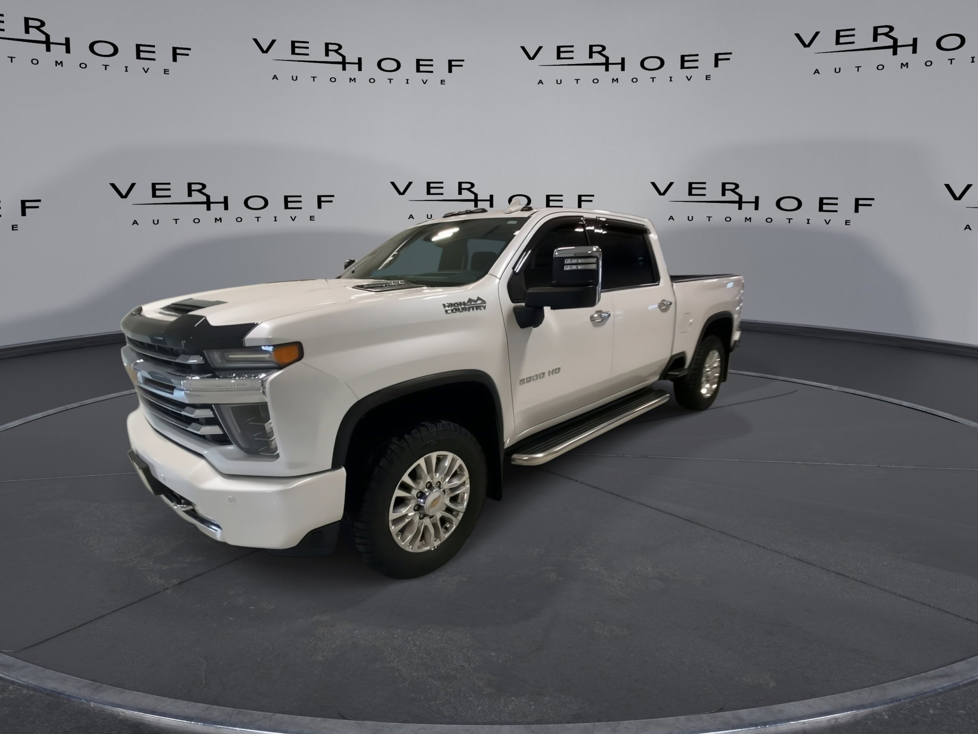 Used 2022 Iridescent Pearl Tricoat Chevrolet High Country image 4