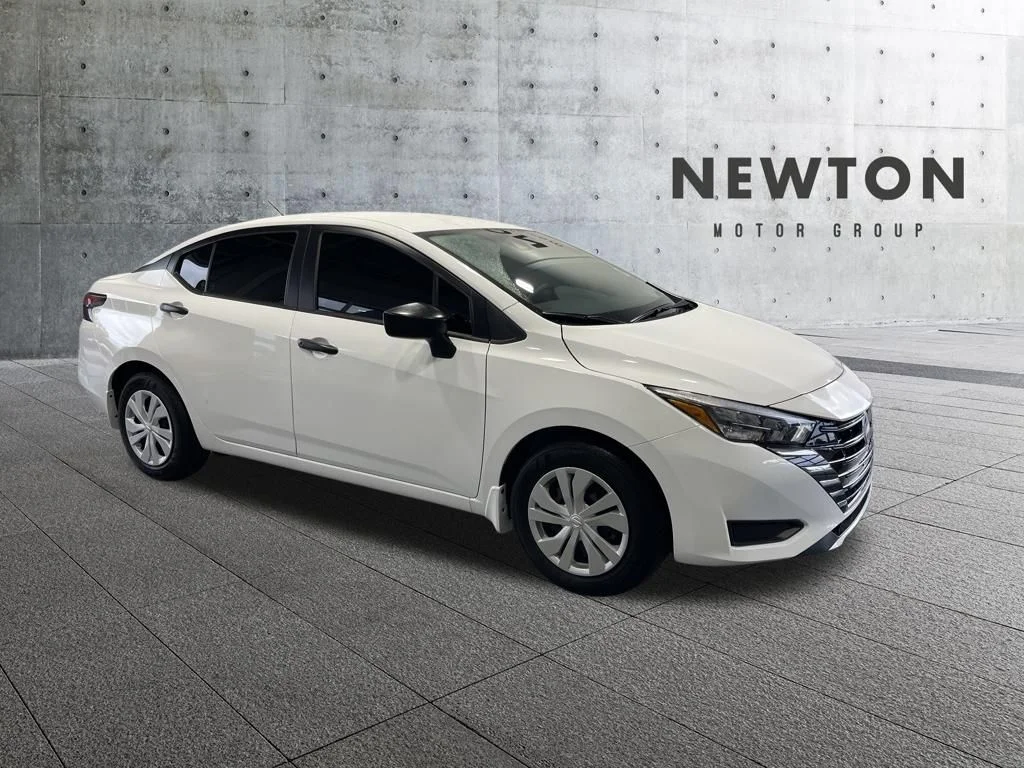 2025 Nissan Versa 1.6 S CVT's photo