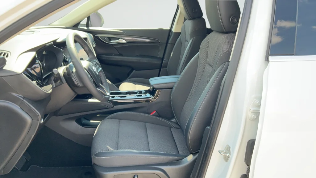 Used 2022 White Buick Preferred image 17