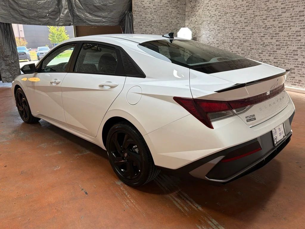 Used 2026 Serenity White Hyundai SEL Sport image 5