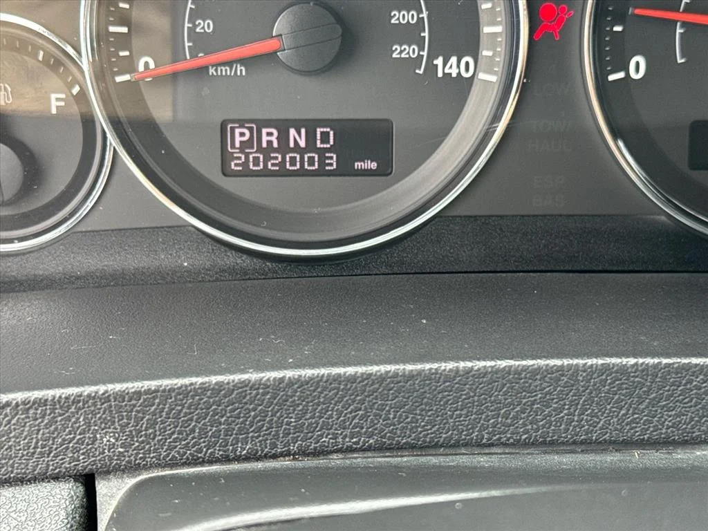 Used 2009 Green Metallic Jeep Laredo image 20