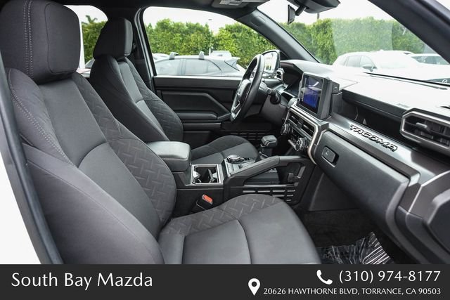 2025 Toyota Tacoma SR5 - Photo 16