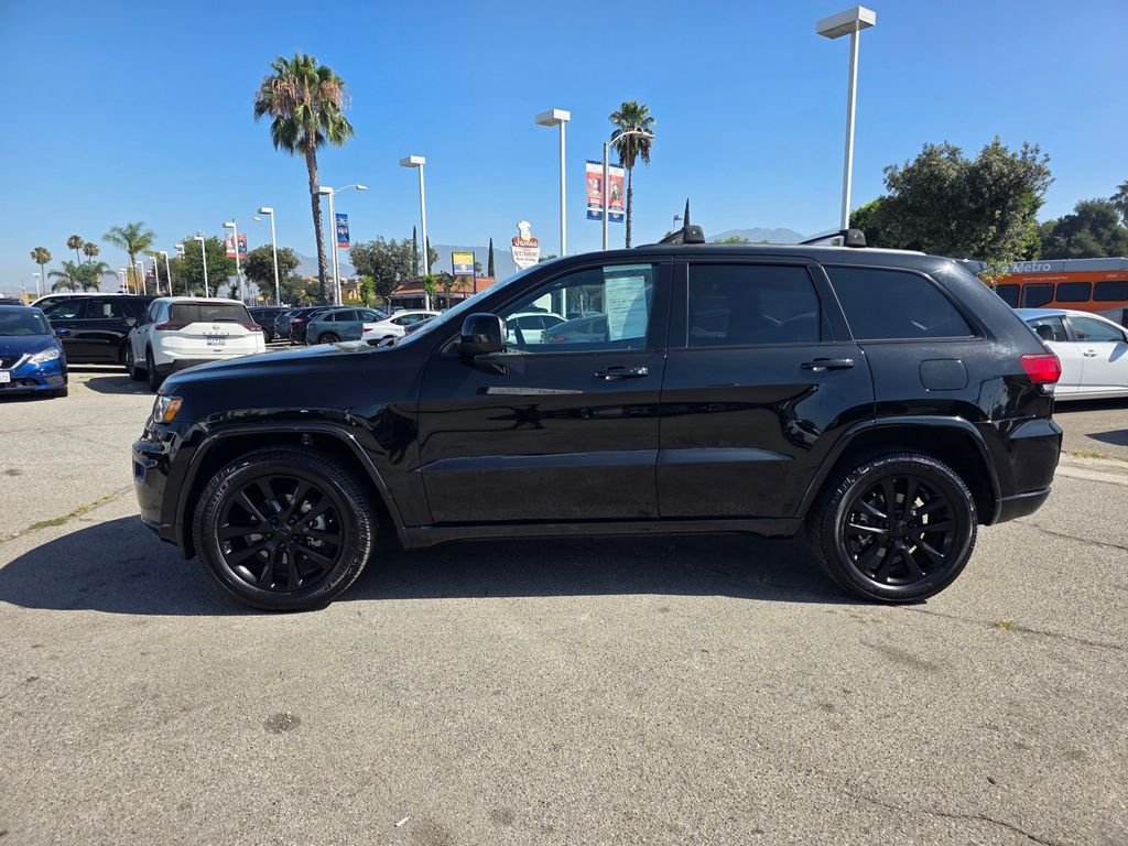 Certified Used 2020 Black Jeep Altitude image 9