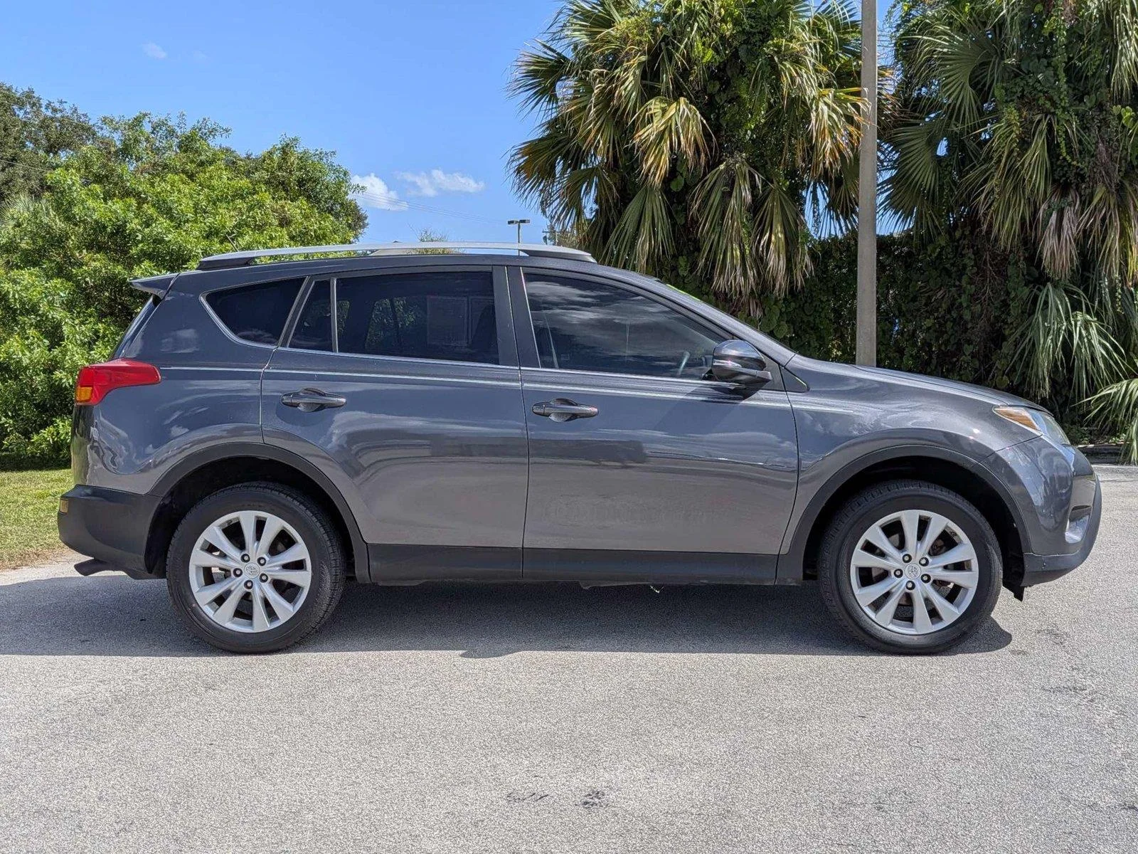 Used 2015 Gray Toyota Limited image 6