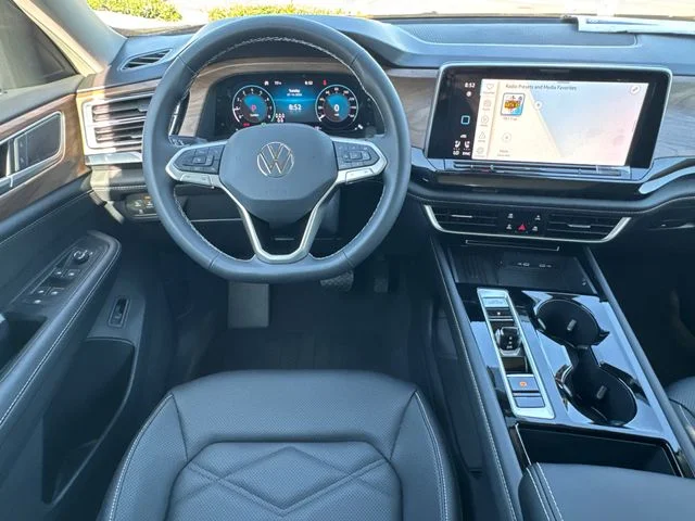 New 2026 Deep Black Pearl Volkswagen SE w/Technology image 30