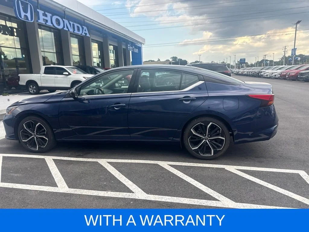 Used 2024 Blue Nissan 2.5 SR image 3
