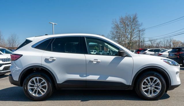 Used 2022 Oxford White Ford SE image 5