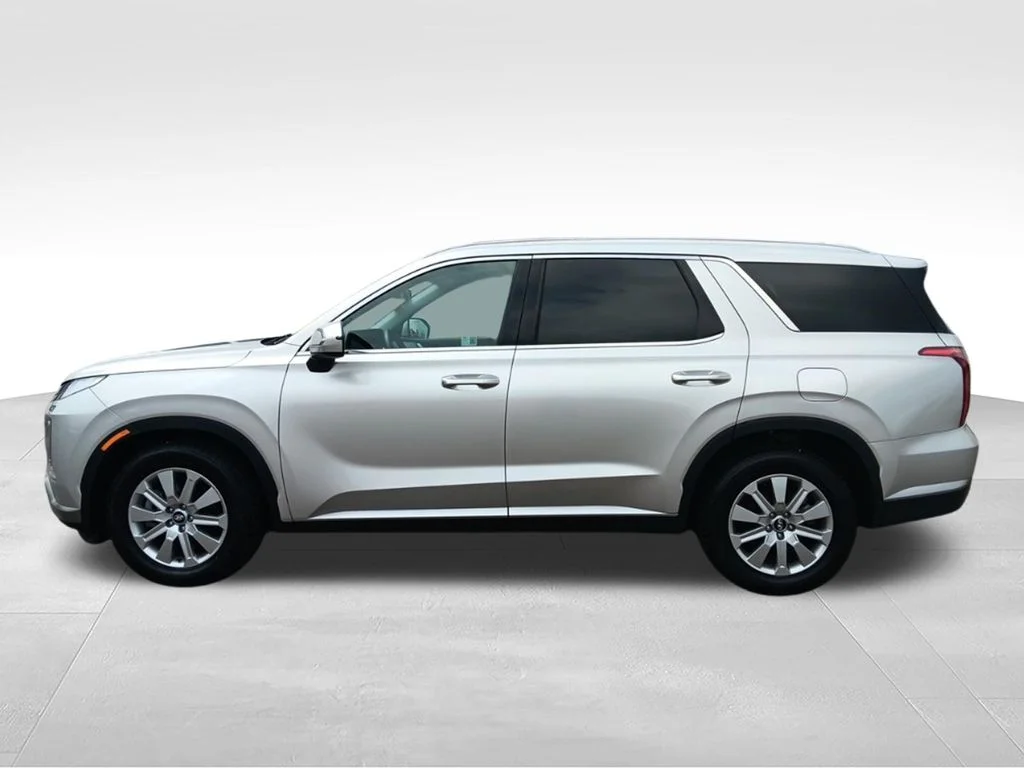 Used 2025 Typhoon Silver Hyundai SEL image 4