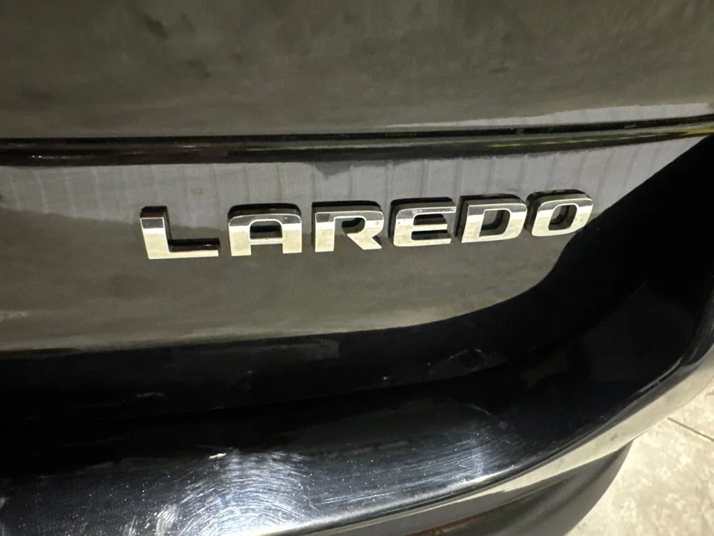 Certified Used 2023 Diamond Black Crystal Pearlcoat Jeep Laredo image 11