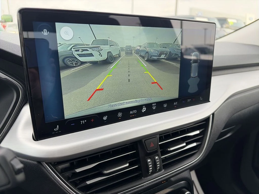 Used 2025  Ford Platinum image 17
