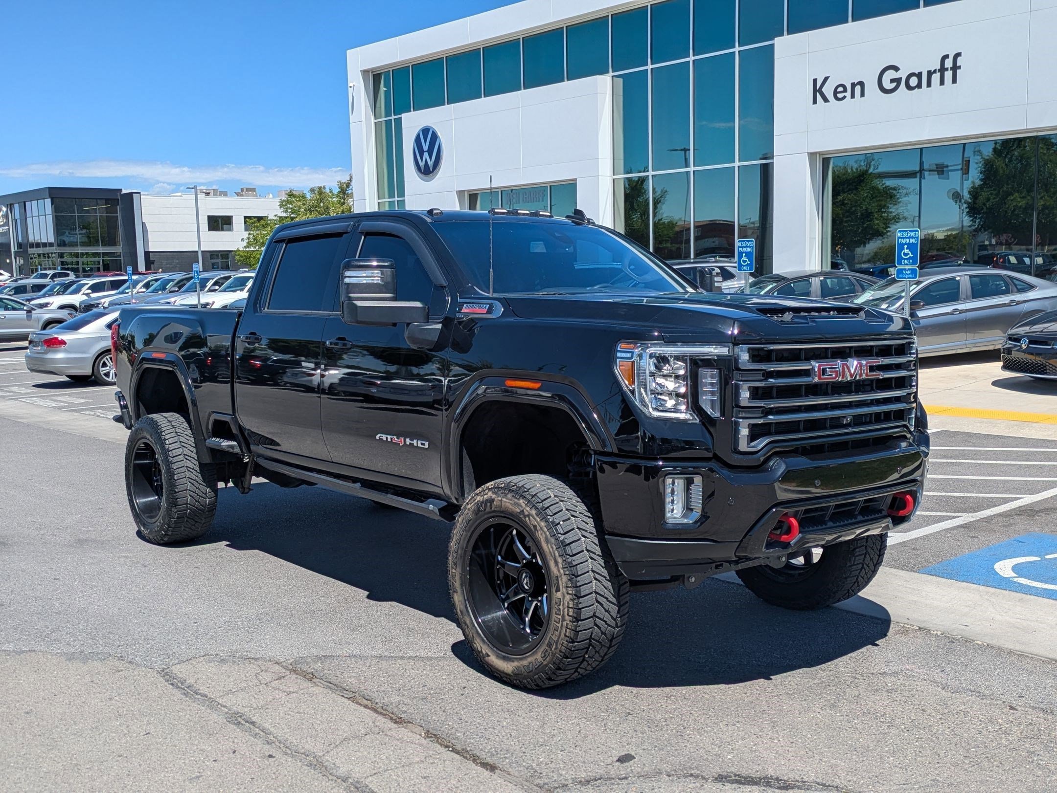 2022 GMC Sierra 4WD Crew Cab Standard Box AT4's photo