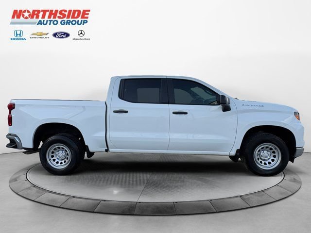 New 2026 Summit White Chevrolet WT image 9