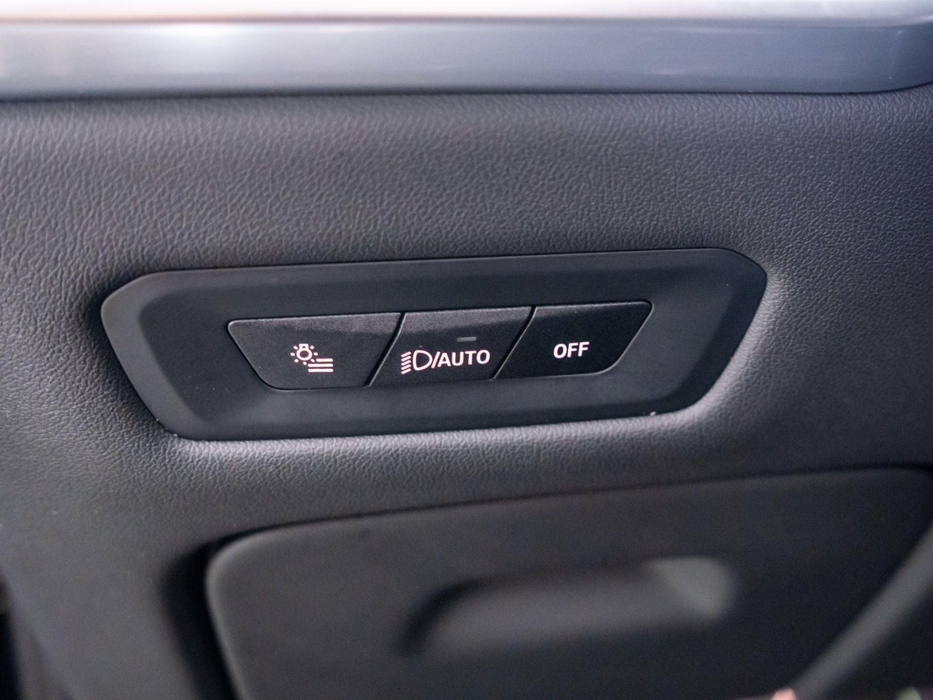 Used 2025 Black BMW xDrive40i image 21