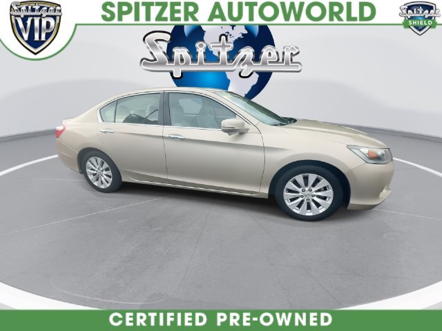 Used 2015 Champagne Frost Pearl Honda EX image 17