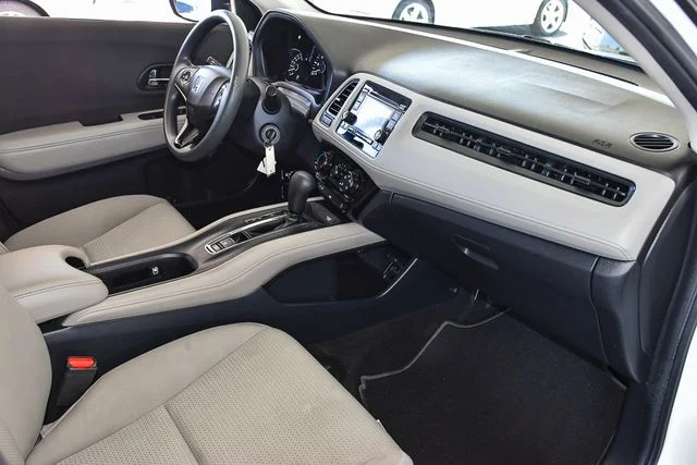 Used 2020 White Honda LX image 24