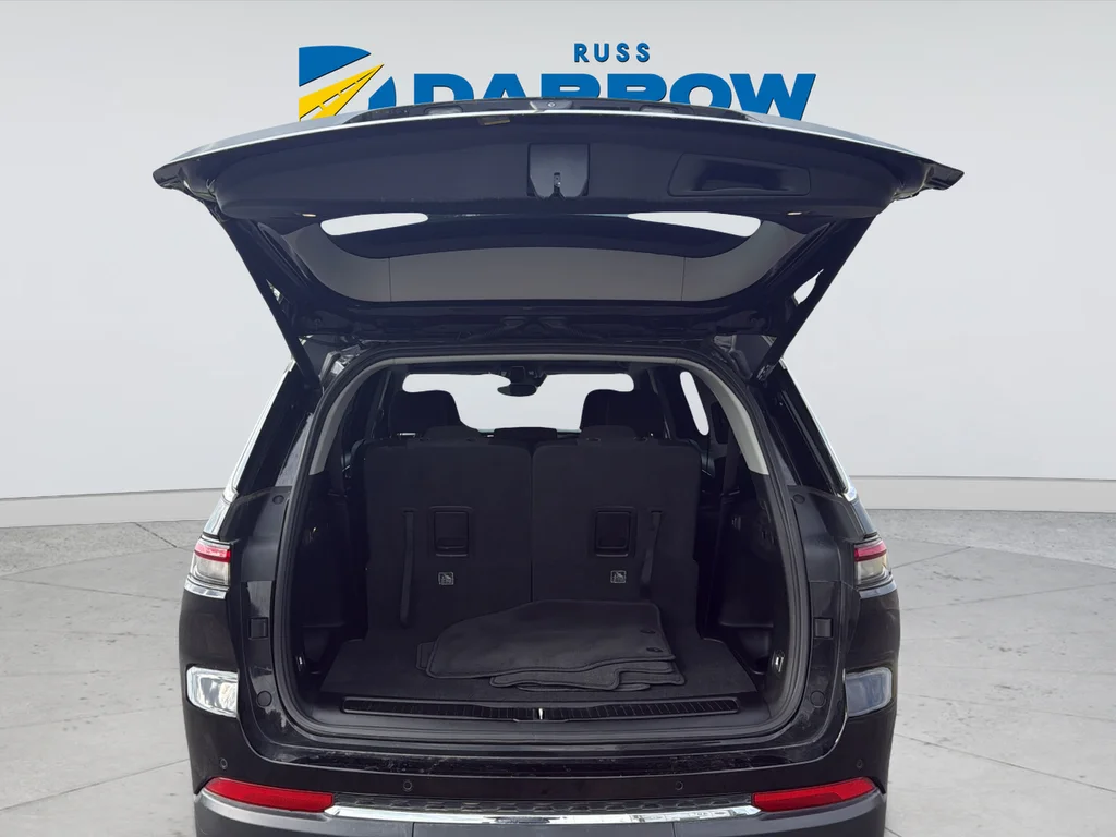 Used 2022 Black Jeep Laredo image 29