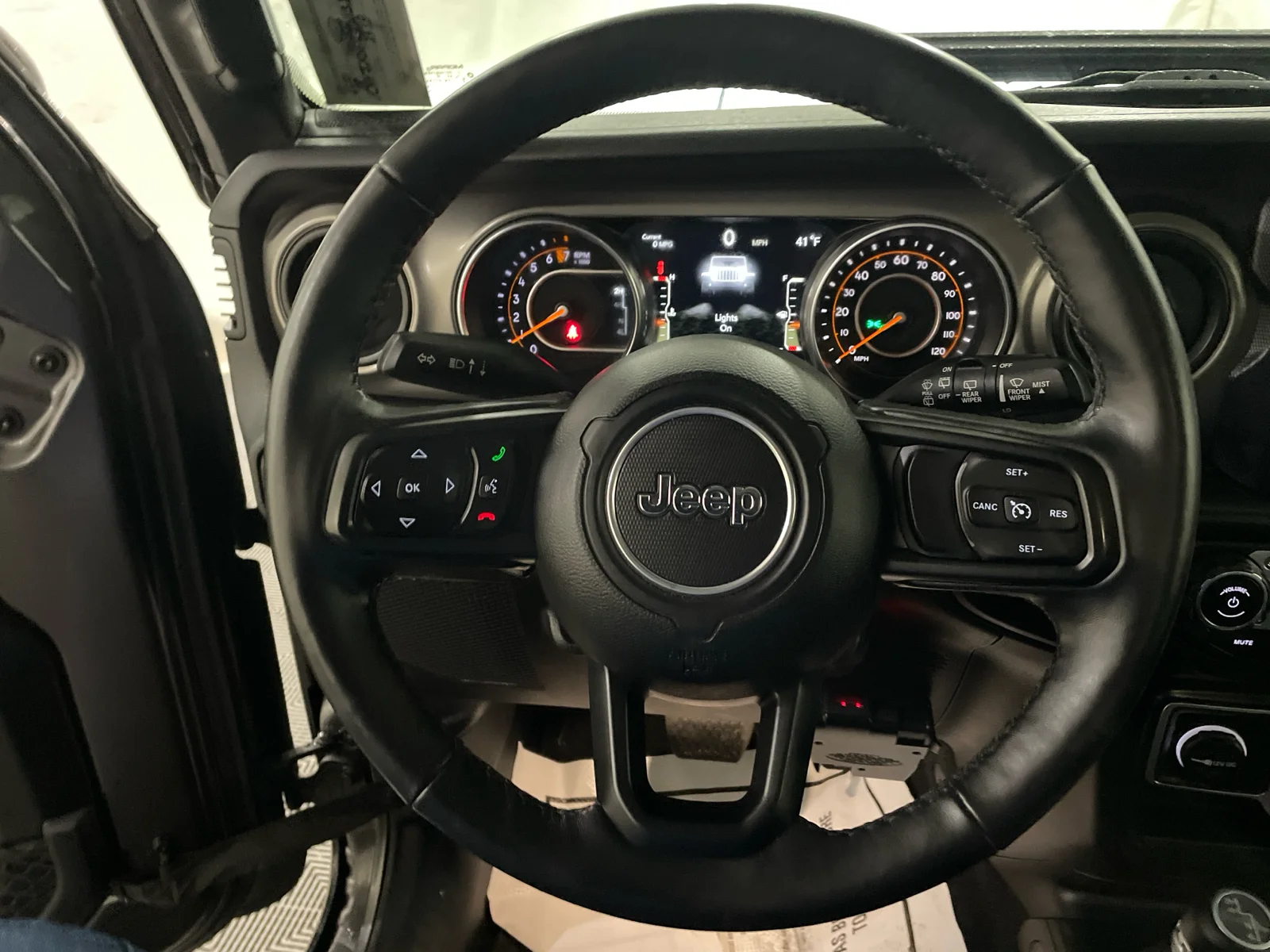Used 2018 Granite Crystal Metallic Clearcoat Jeep Sport S image 9