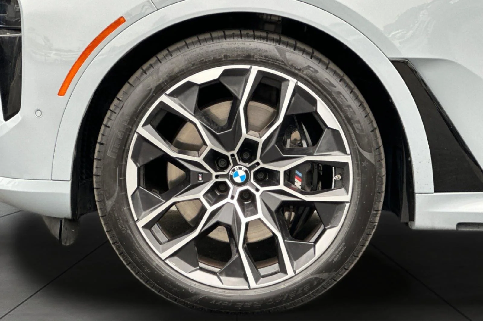 Used 2023 Brooklyn Grey Metallic BMW xDrive40i image 26