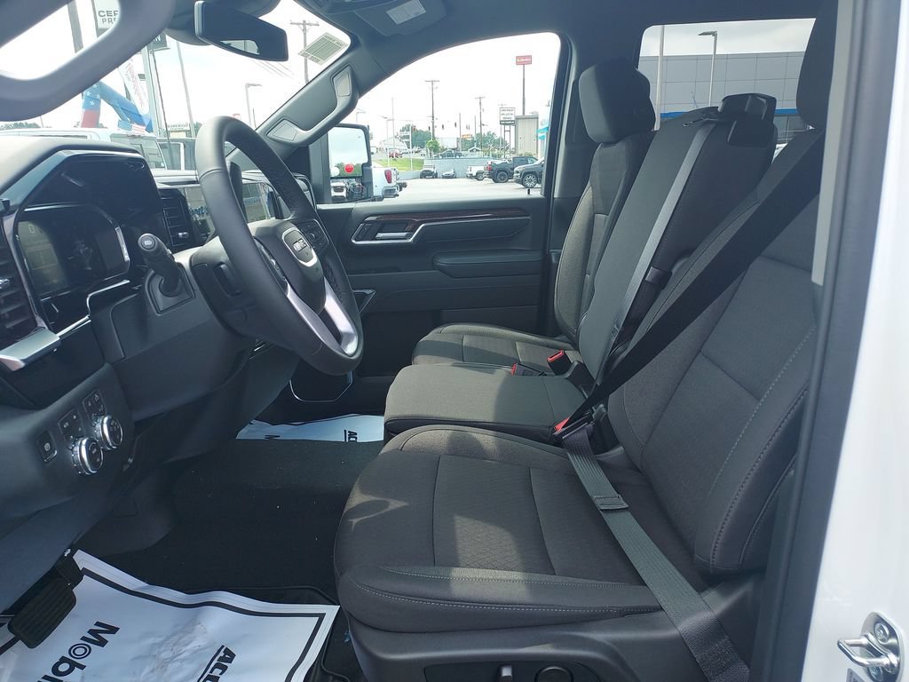 New 2026 Summit White GMC SLE image 13