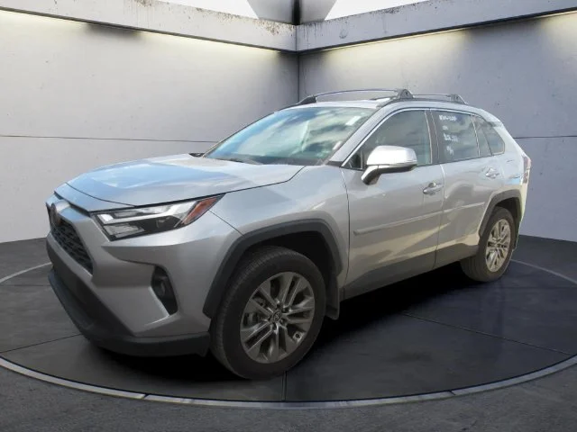 Used 2025 Silver Sky Metallic Toyota XLE Premium image 1