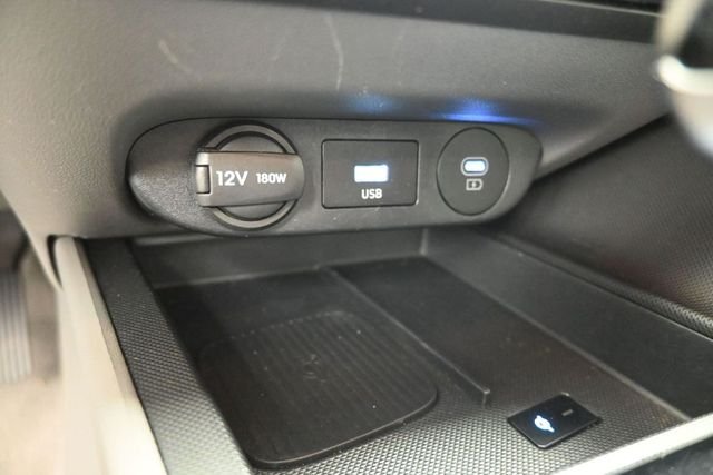 Used 2025 Red Hyundai SEL Convenience image 6