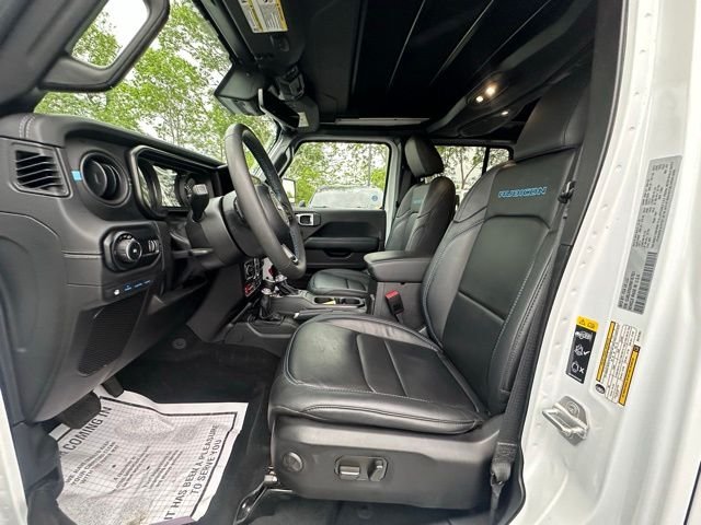 Used 2024 White Jeep Rubicon 4xe image 24