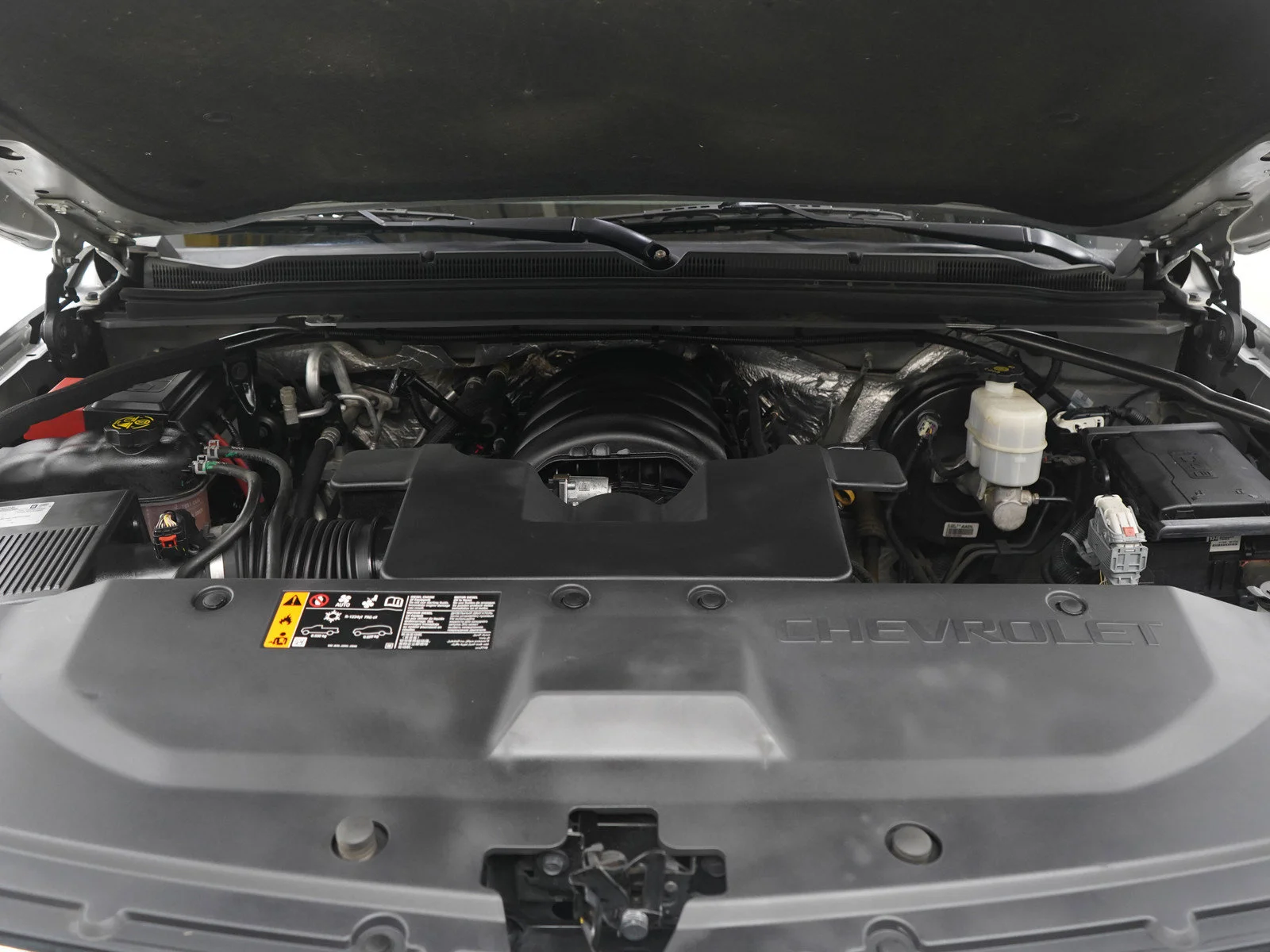 Used 2018 Silver Ice Metallic Chevrolet Premier image 32
