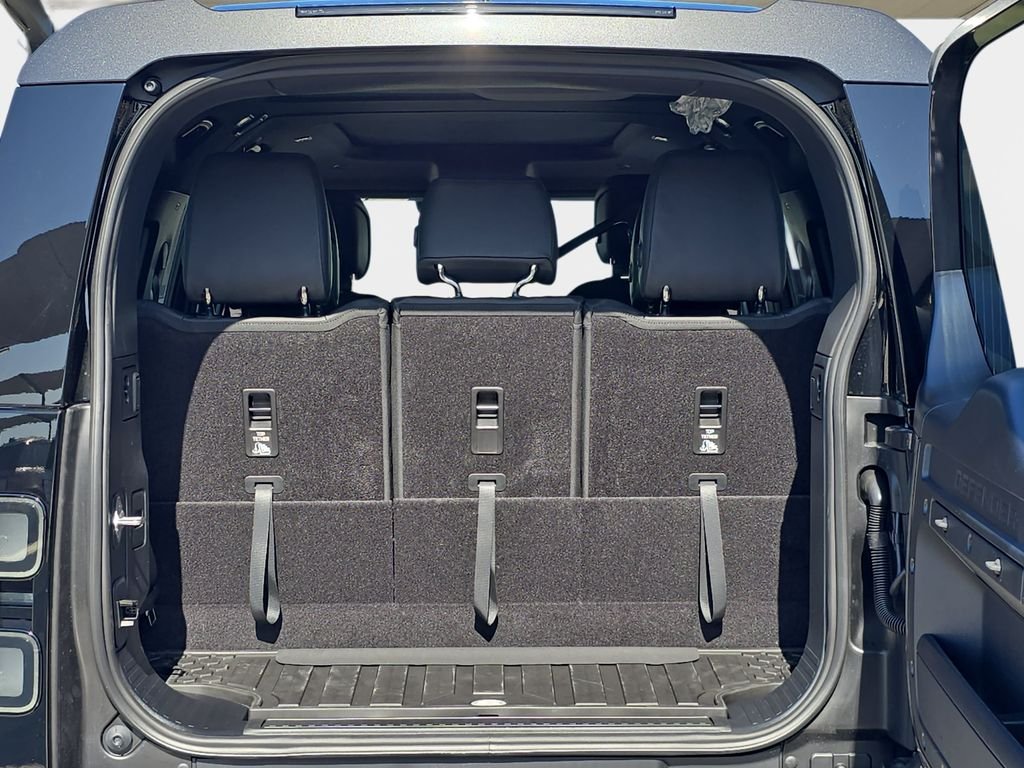 New 2026 Carpathian Grey Land Rover X-Dynamic SE image 15