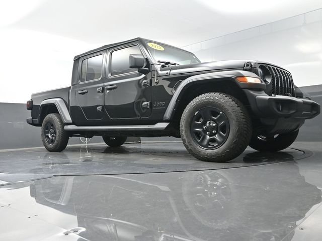 Used 2022 Black Jeep Sport image 27