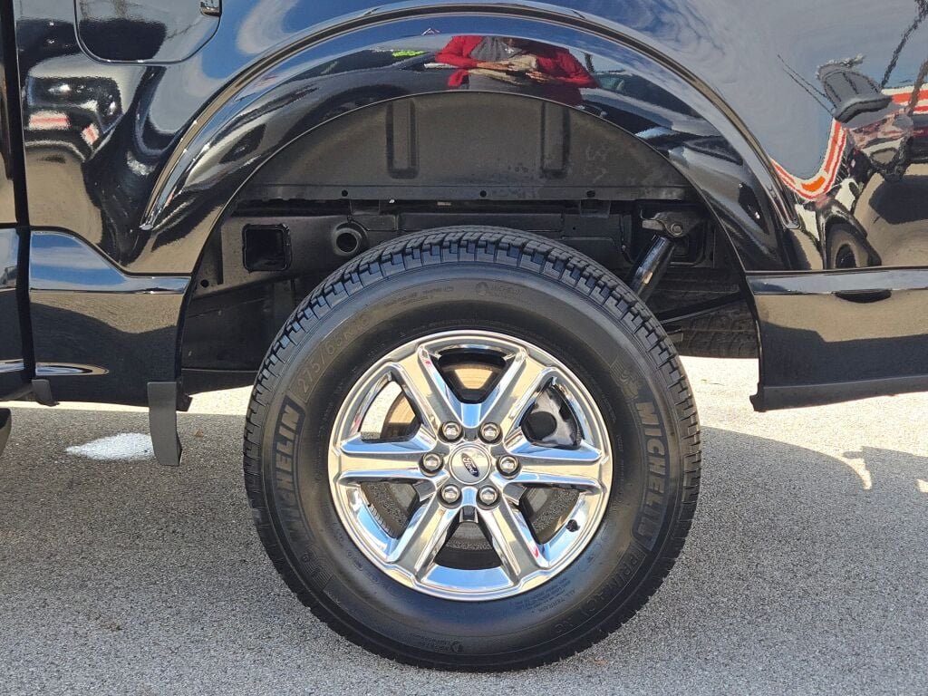 Used 2024 Black Ford XLT image 14