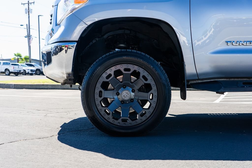 Used 2017 Silver Sky Metallic Toyota SR5 image 8