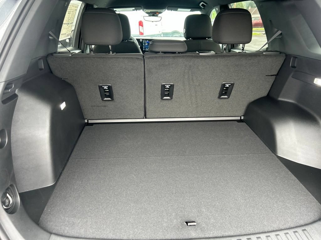 2027 Chevrolet Equinox LT - Photo 22