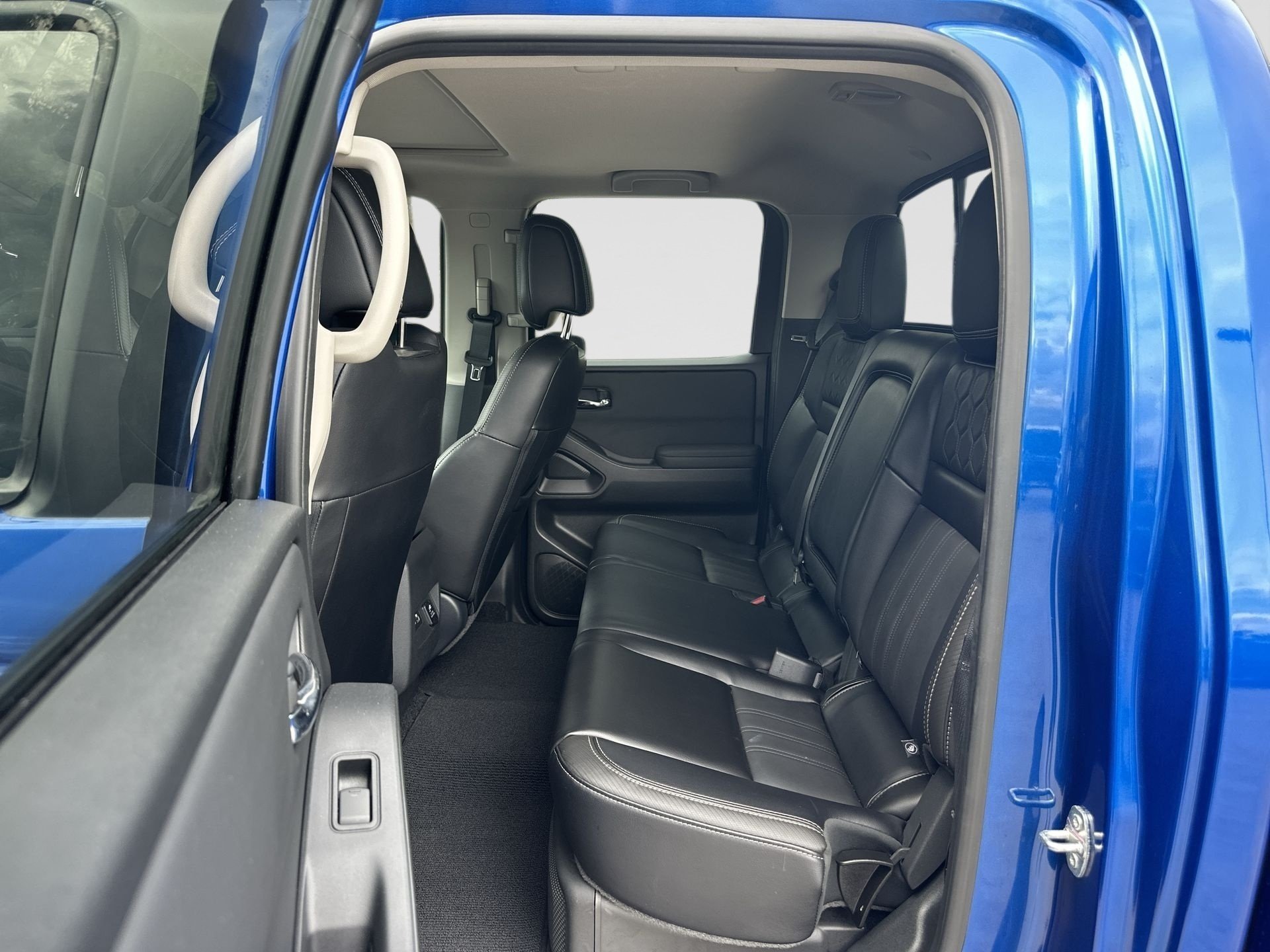 2024 Nissan Frontier SL - Photo 24
