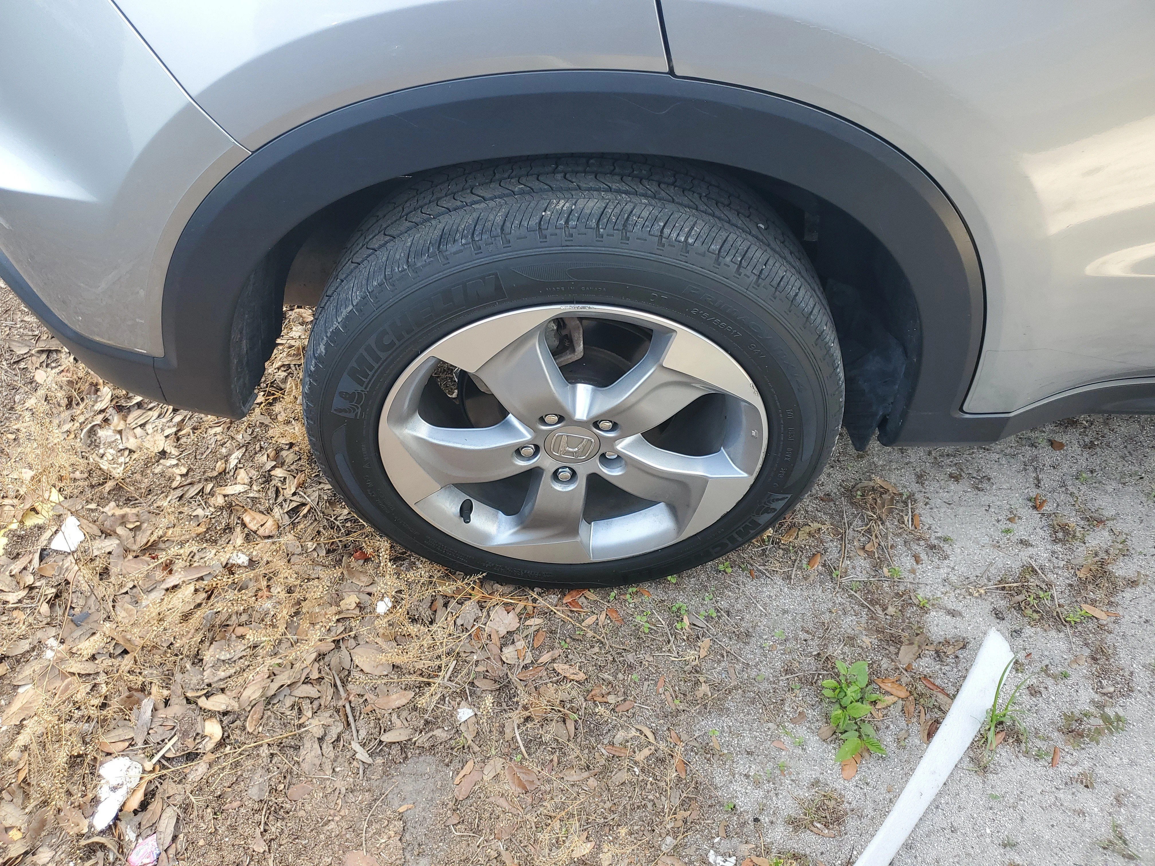 Used 2019 Silver Honda LX image 3