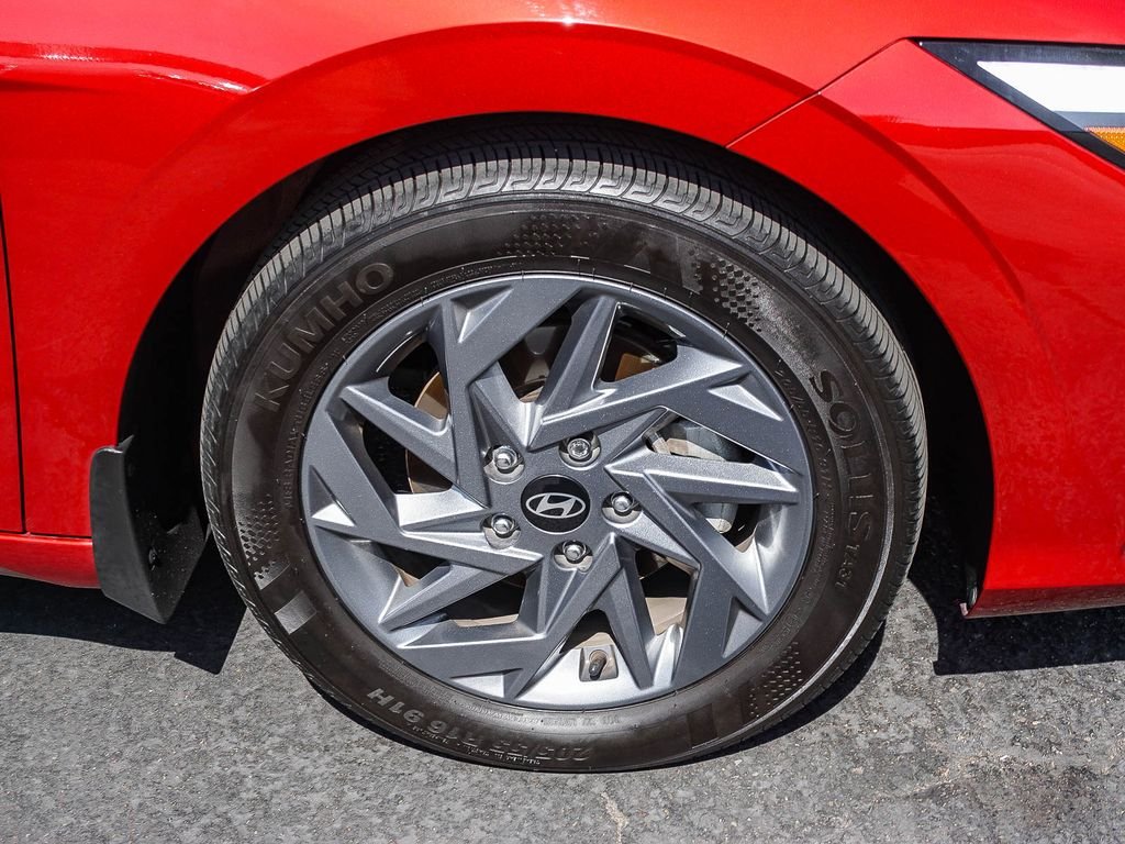 Used 2024 Red Hyundai Blue image 9