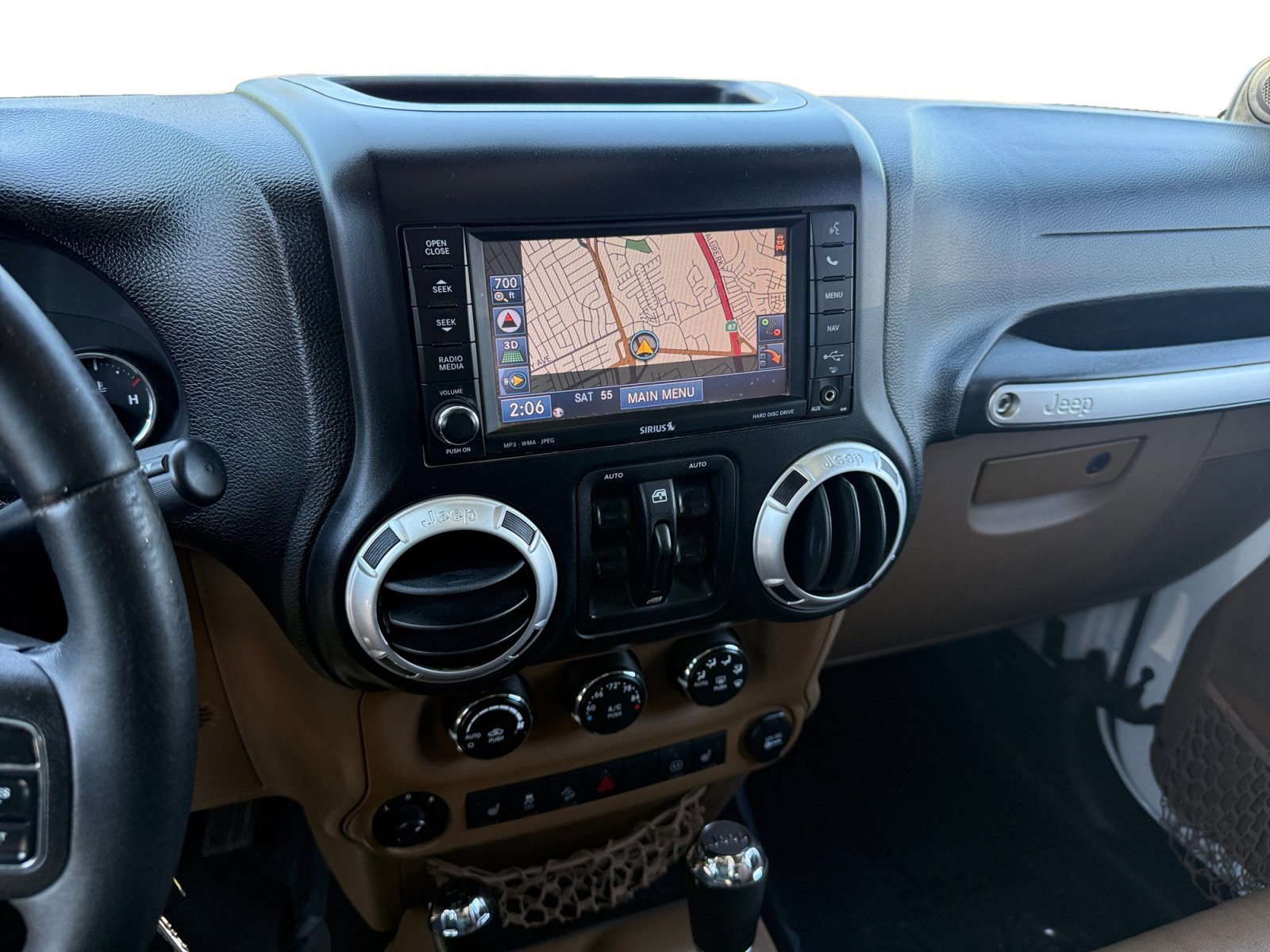 Used 2012 Bright White Clearcoat Jeep Unlimited Rubicon image 12