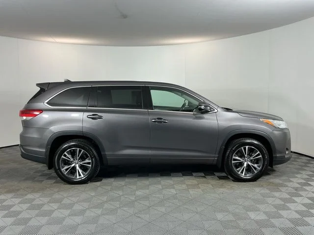 Used 2017 Gray Toyota LE Plus image 4