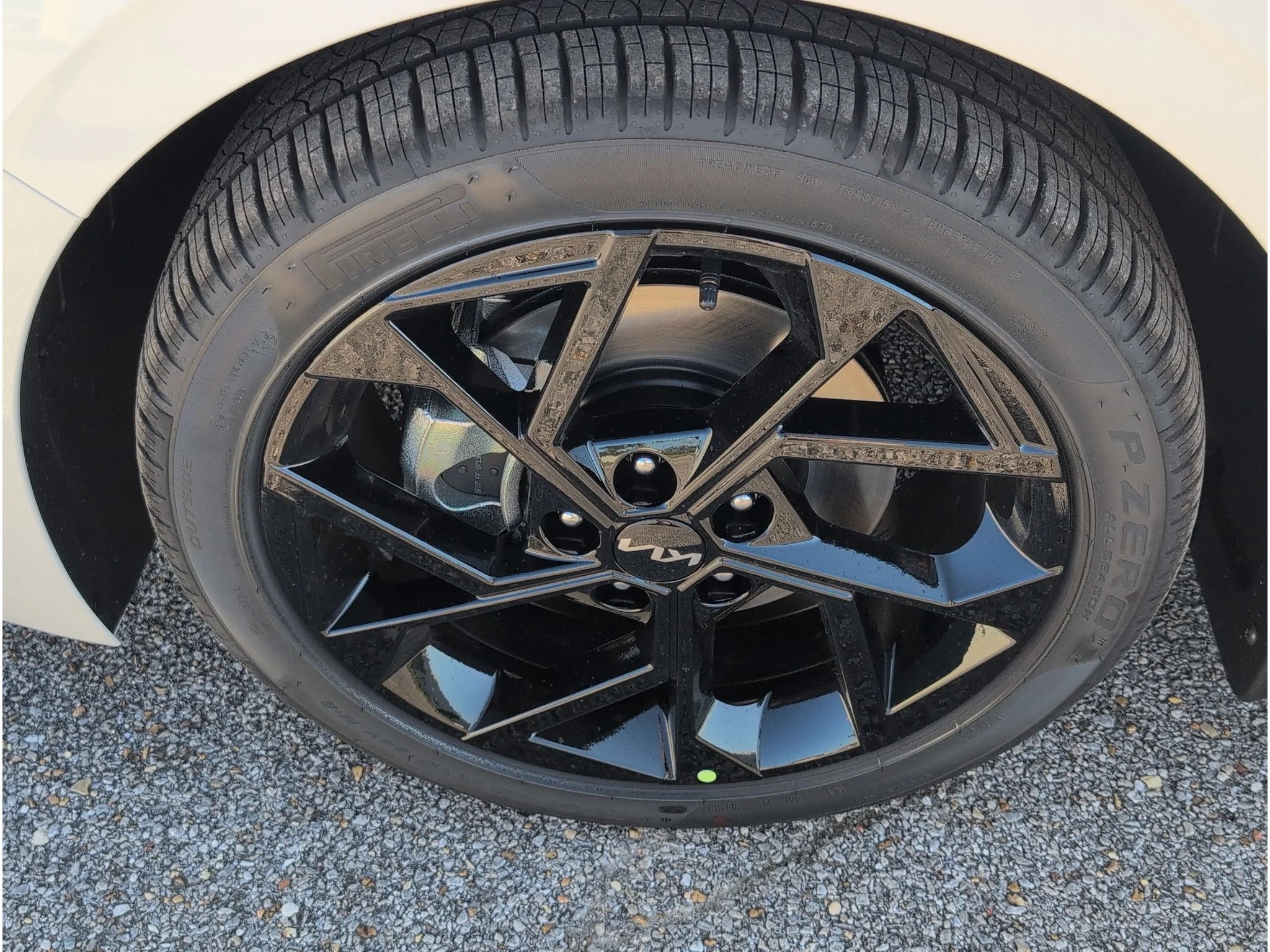 New 2027 Snow White Pearl Kia GT-Line image 9