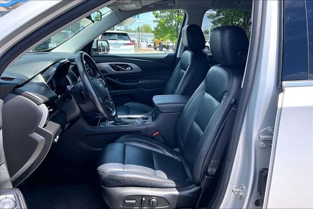 Used 2020 Silver Chevrolet LT image 18