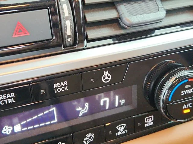 Used 2025 Silver Nissan Platinum image 27