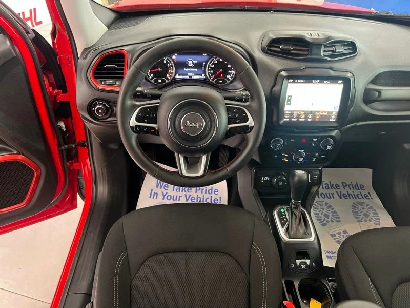 Used 2023 Red Jeep Latitude image 26