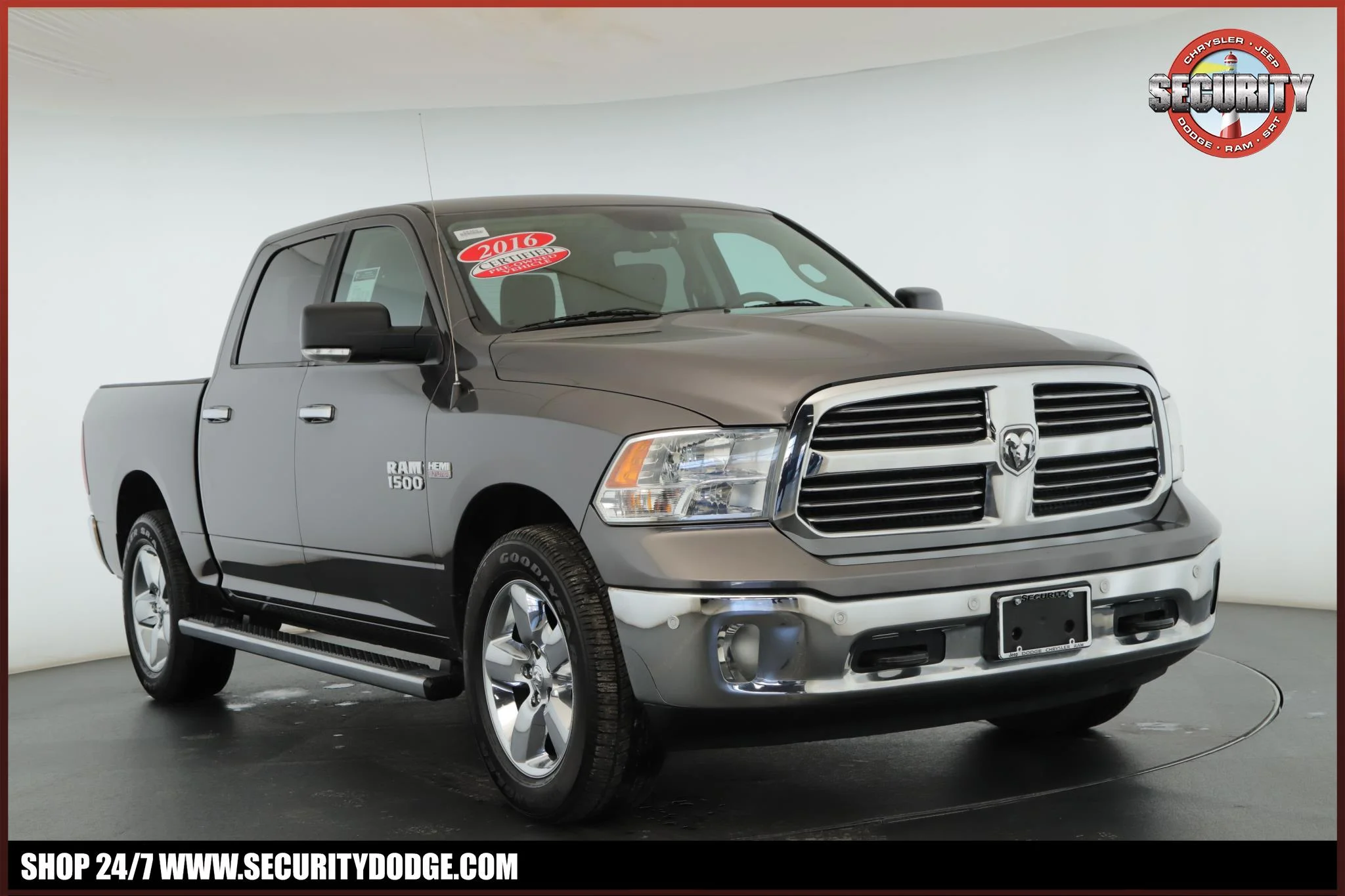 2016 RAM 1500 Big Horn 4x4 Crew Cab 5'7's photo