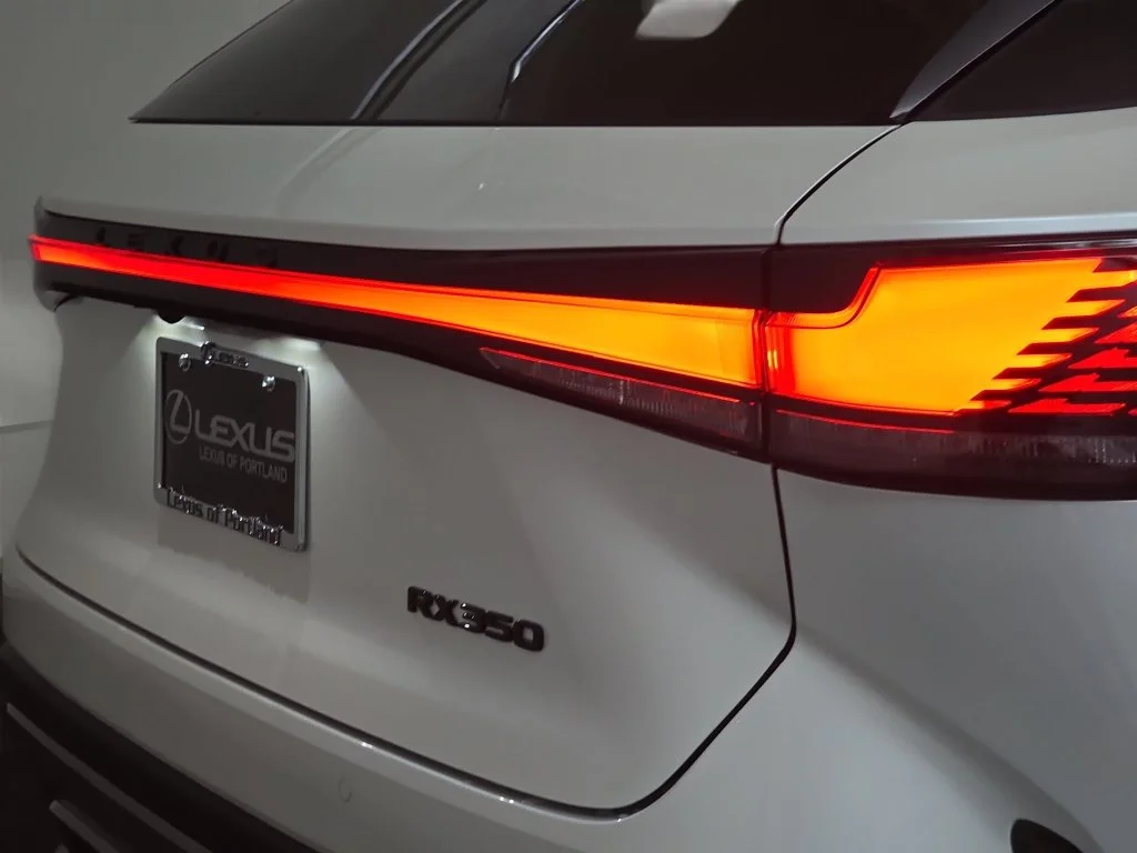 New 2026 Eminent White Pearl Lexus PREMIUM PLUS image 30