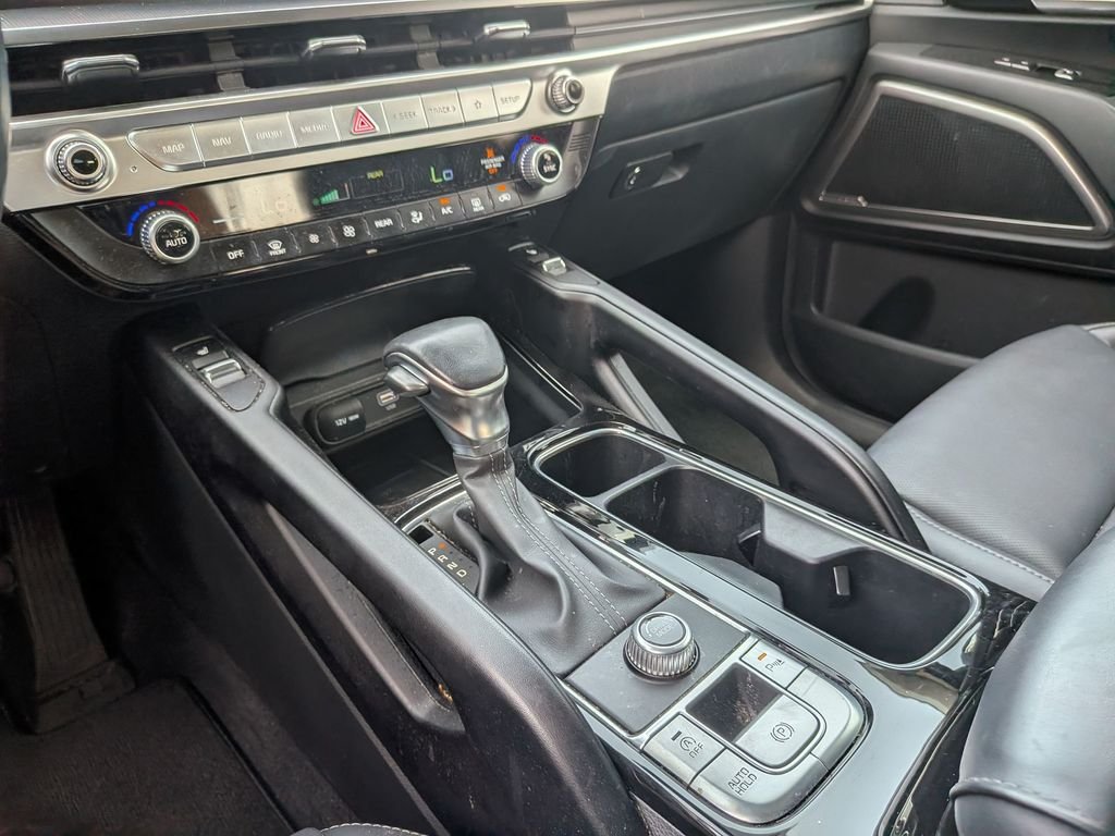Used 2024 Black Kia S image 25