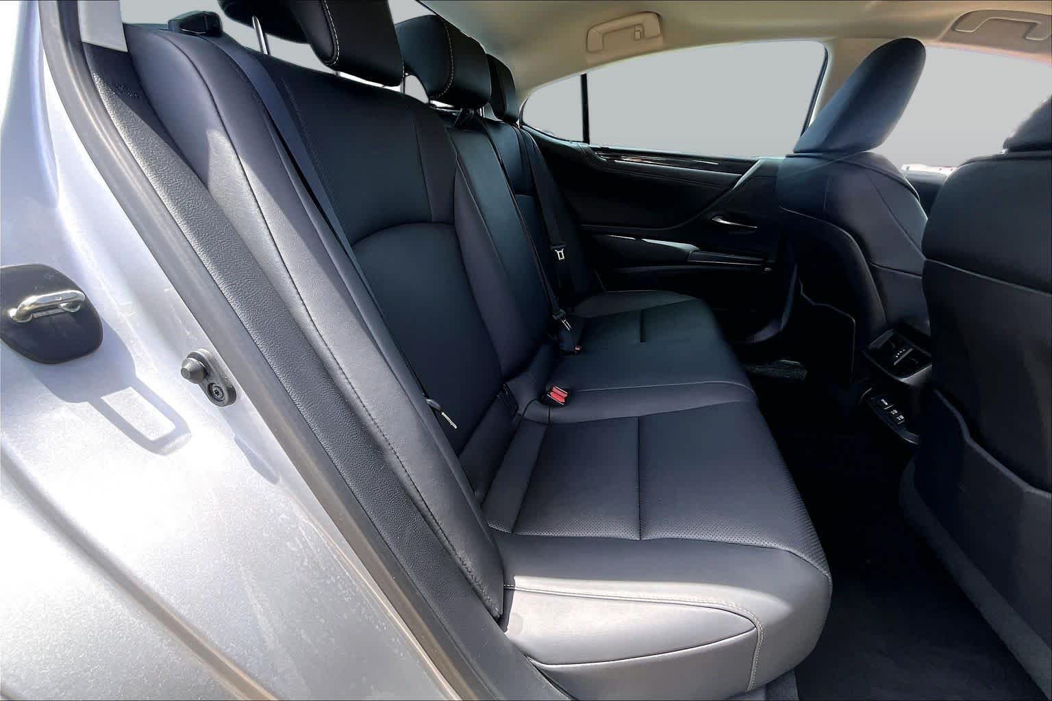 Used 2021 Silver Lining Metallic Lexus  image 21