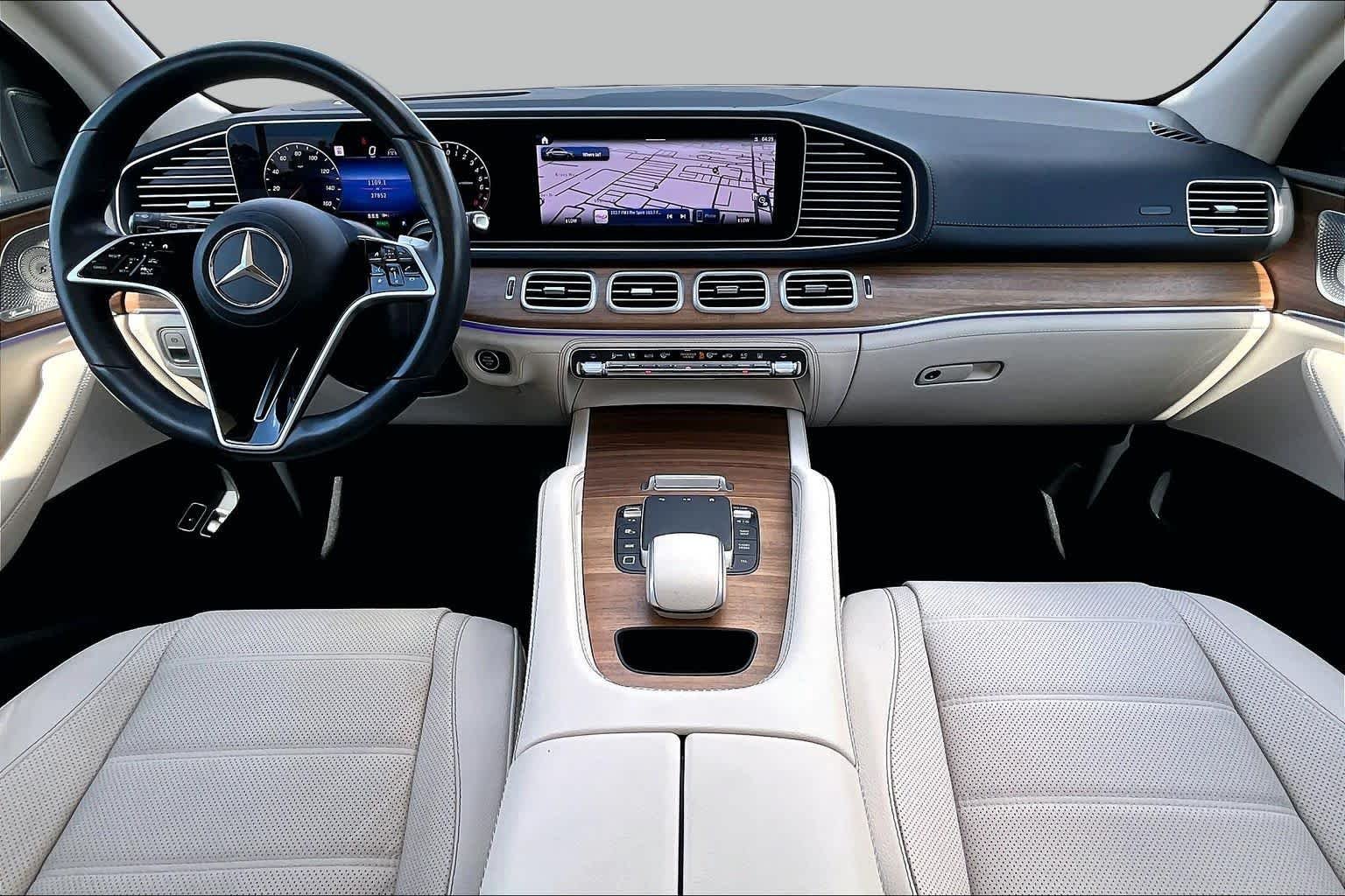 Used 2025 Polar White Mercedes-Benz GLE 450e image 16