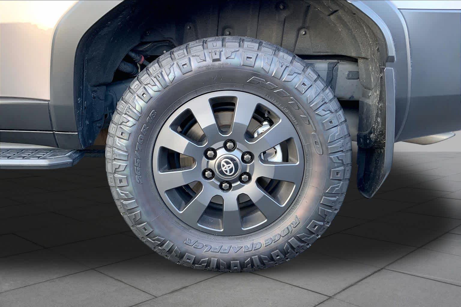Used 2024 Meteor Shower Toyota  image 10